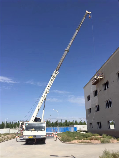 云州区“轻装强干”—— 吊车的 “轻量化臂架” 技术